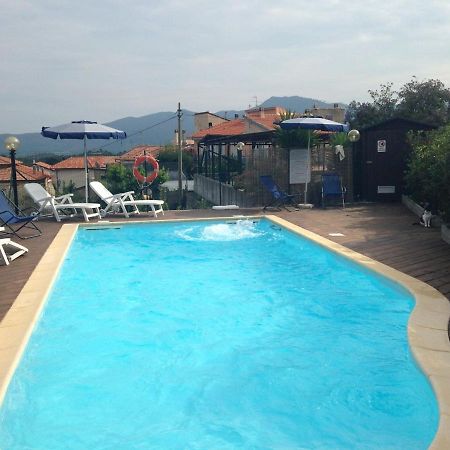 Gli Angeli Agriturismo Villa Cisano sul Neva Exterior photo